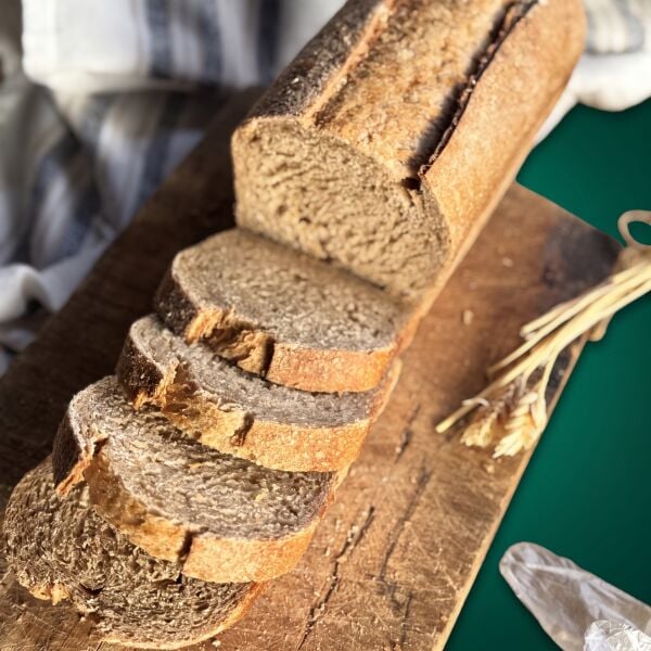 Ekşi Mayalı Tam Buğday Tost Ekmeği