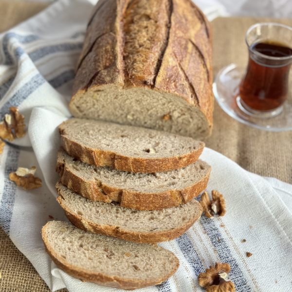 Ekşi Mayalı Cevizli Tam Buğday Ekmeği