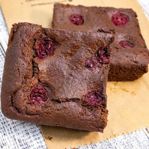 Glutensiz Vişneli Brownie (Şeker İlavesiz)