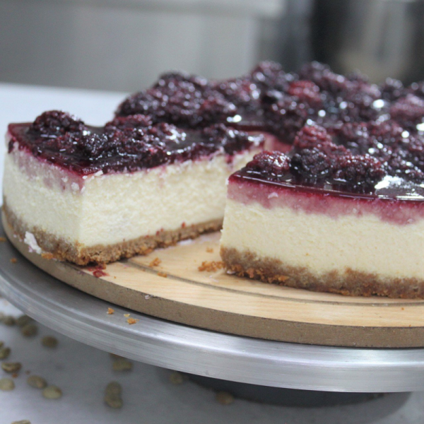 Böğürtlenli/Frambuazlı Cheesecake Bütün(Şeker İlavesiz ve Glutensiz)