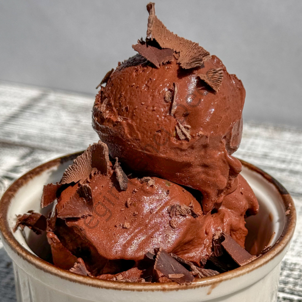 Artizan Dondurma Bitter Çikolatalı(%100 Jersey İnek Sütü)