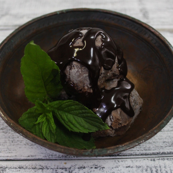 Artizan Dondurma Bitter Çikolatalı(%100 Jersey İnek Sütü)