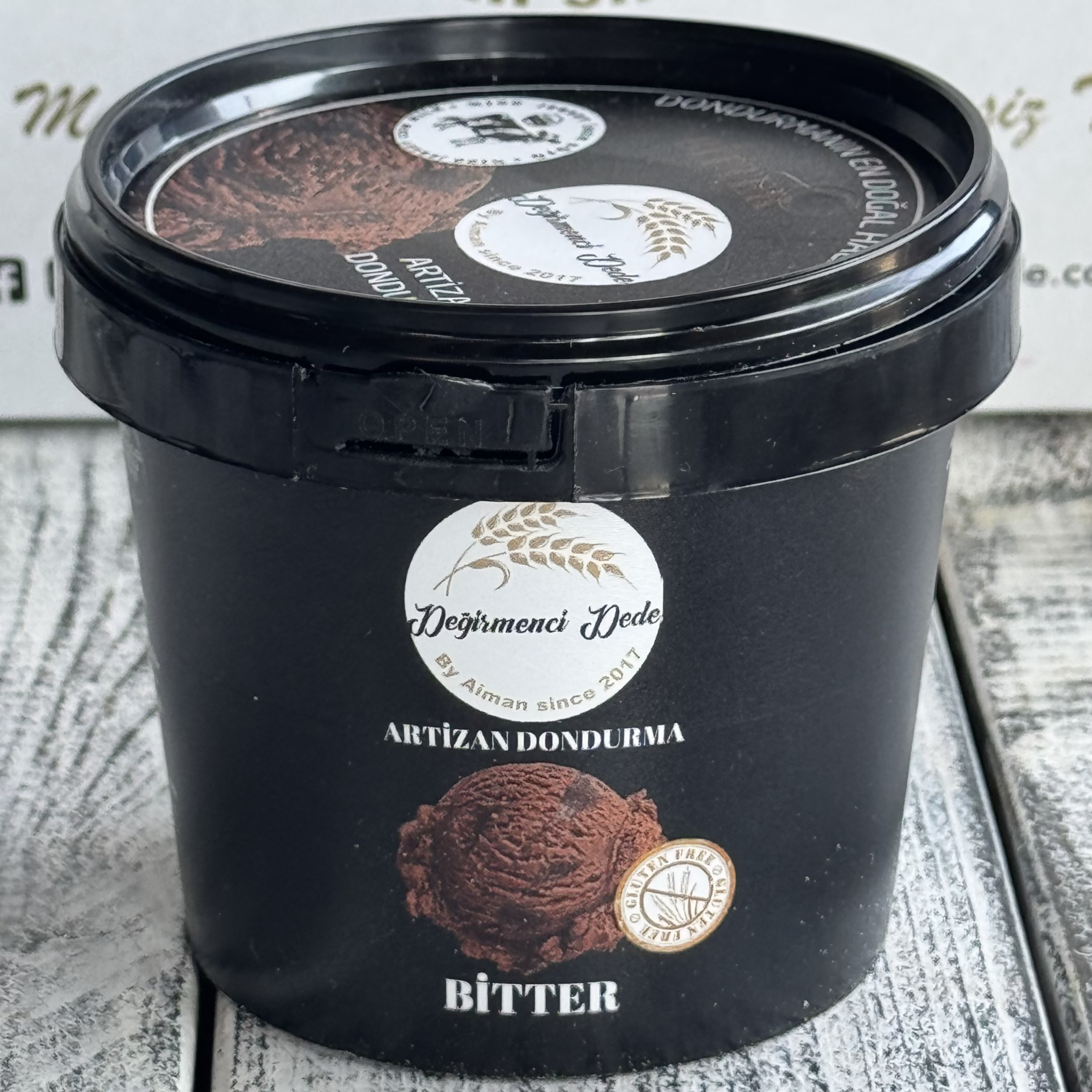 Artizan Dondurma Bitter Çikolatalı(%100 Jersey İnek Sütü)