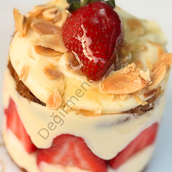 Çilekli Pasta(Şeker İlavesiz ve Glutensiz) 1 kişilik