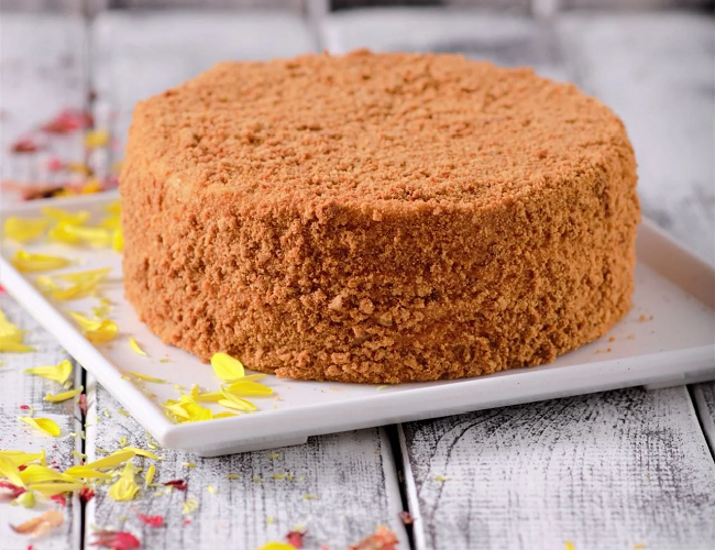 Medovik Ballı Rus Pastası